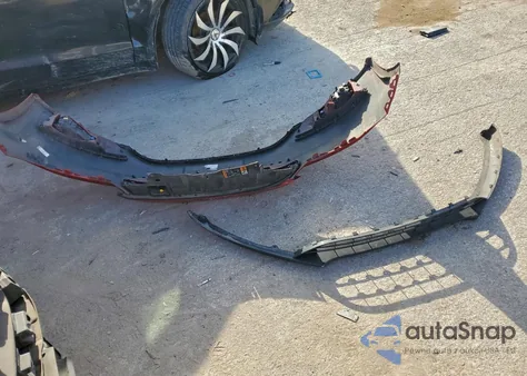 2018 Ford Focus Titanium z USA, uszkodzony, nr VIN 1FADP3N2XJL261876